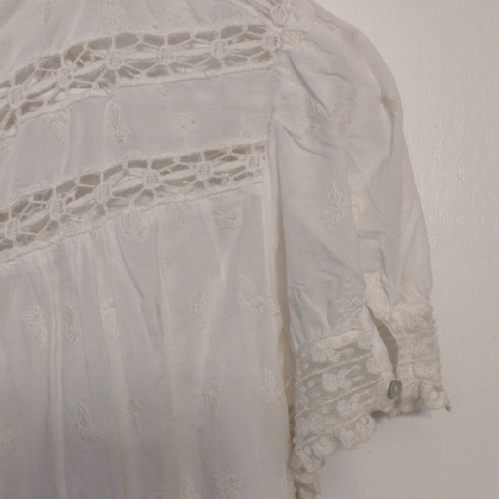 Elegant White Lace Blouse - Picture 8 of 12